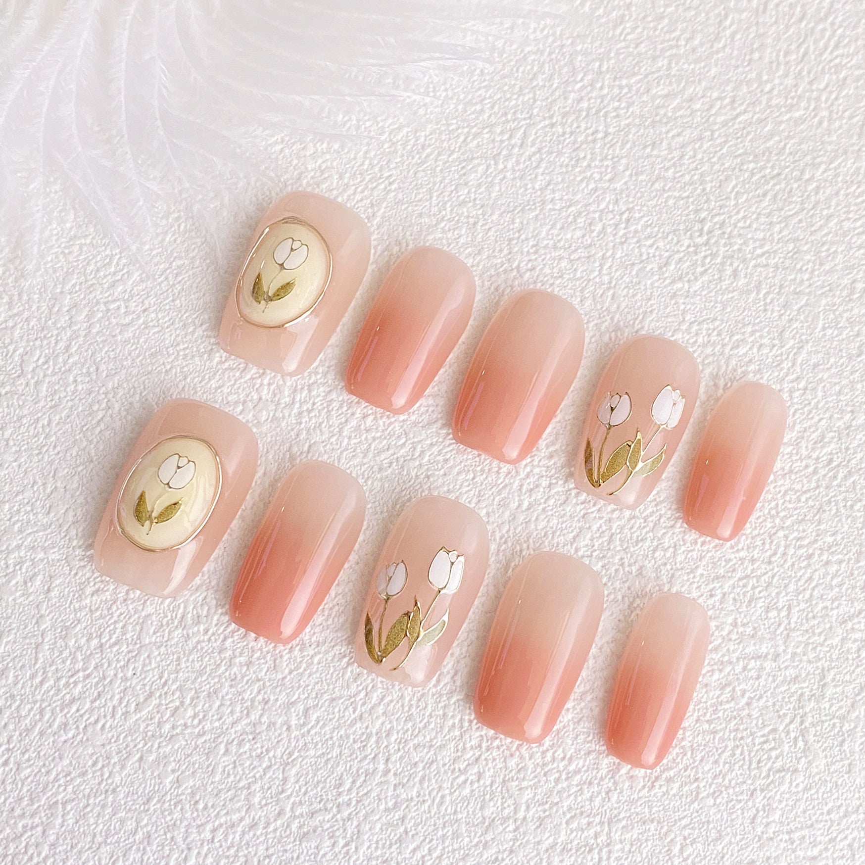 Chic Handmade Gradient Tulip Minimalist Hand-Painted Fall Nails, Original and Stylish Nail Patches