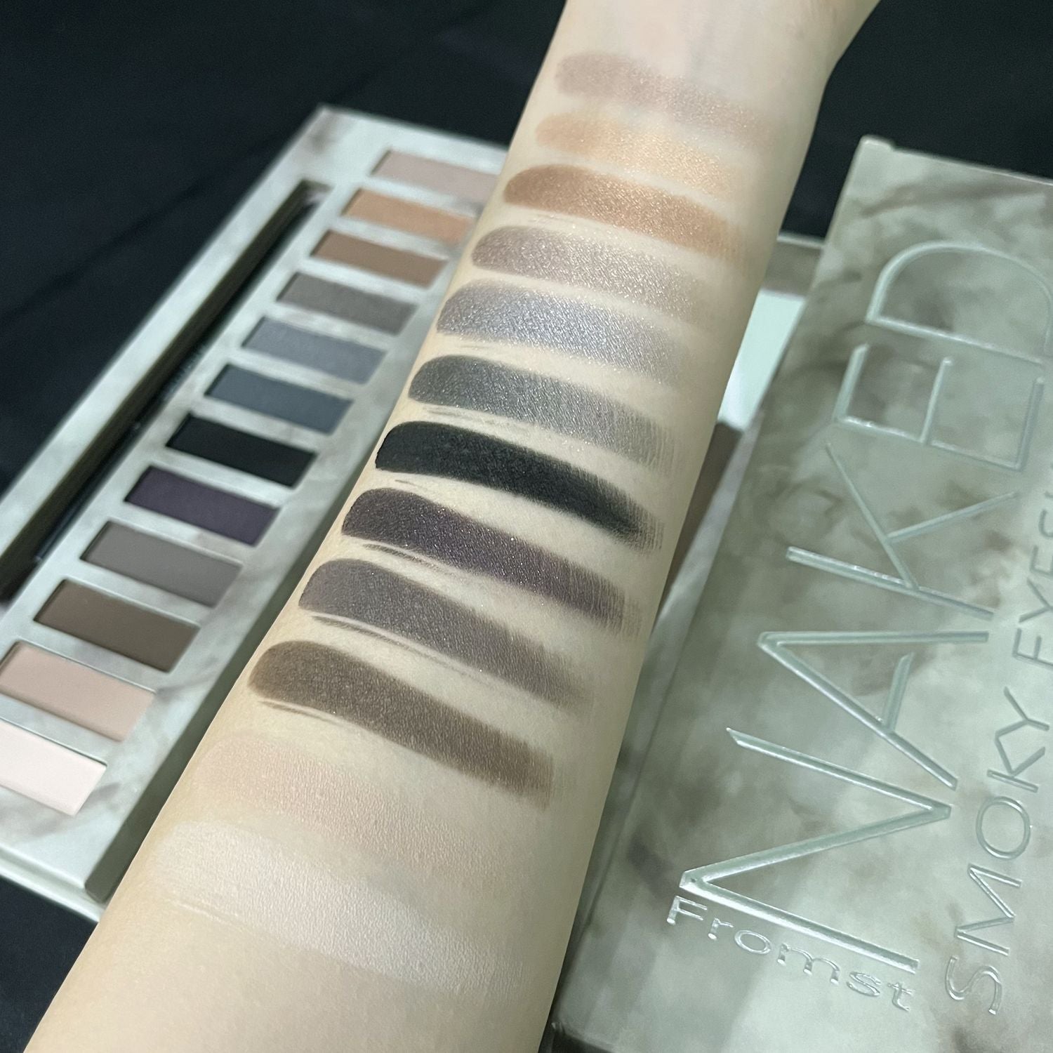 12-Color Smoky Eye Shadow Palette - Matte & Shimmer