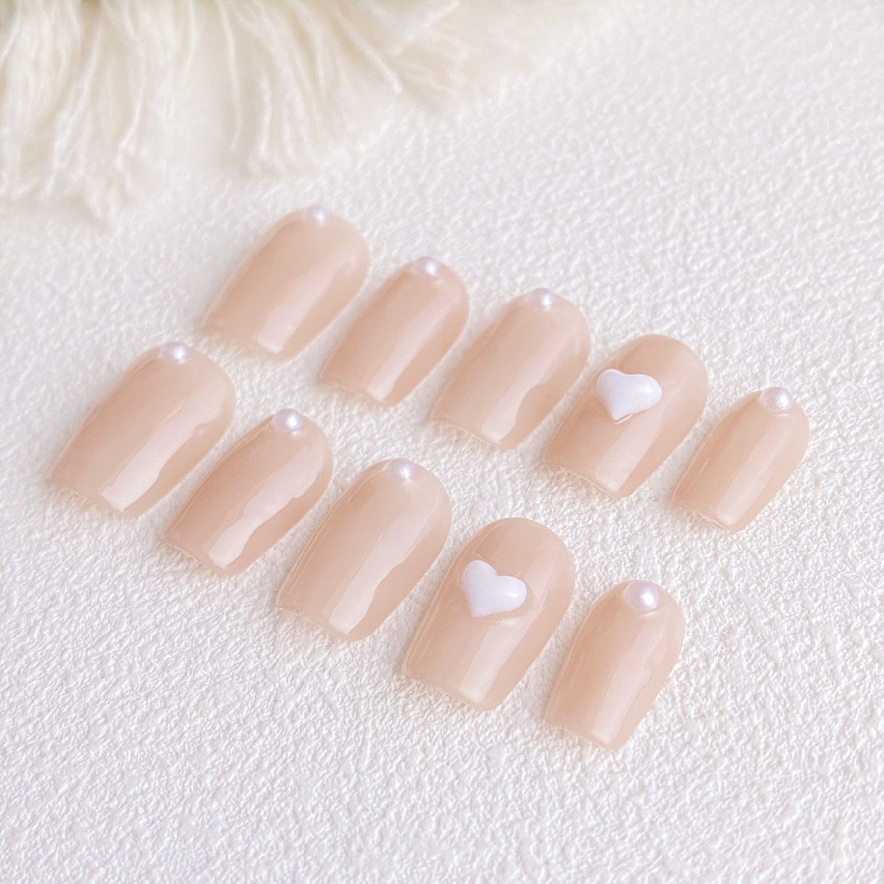 Chic Handmade Soft Heart Short French Flash Diamond Fall Nails, Versatile and Original Nail Patches