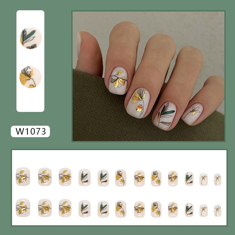 Short Vintage Plant Flower Nails, Retro and Stylish