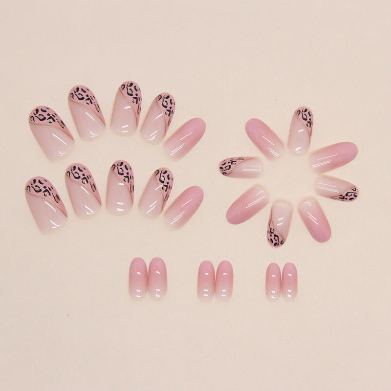 Tender Pink Gradual Change Sweet Girl Leopard Nails Round Head Fashion Fake Nails