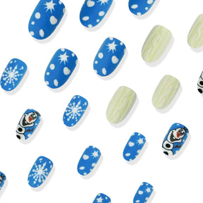 24-Piece Short Oval Christmas Snowman Snowflake 3D Knit Nail Tips