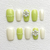 Chic Handmade Pearl Fall Nails, Trendy and Versatile Student-Friendly Nail Patches