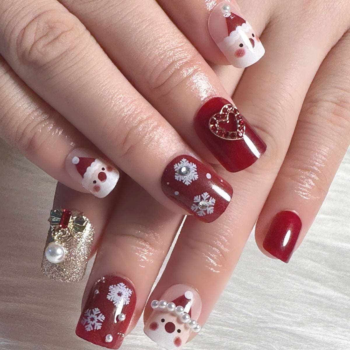 Short Ballet Shape Santa Claus Flashy False Nails