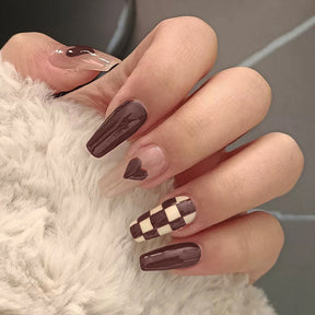 Short Detachable Brown Heart Checkered Fall Nails 24-Piece Set