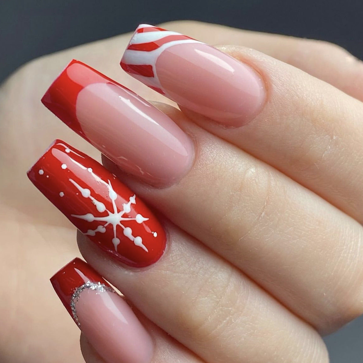 Christmas Red French Snowflake Striped Fall Nails 24-Piece Set