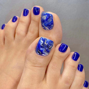 Blue Ombre Toe Nail Tips for Chic Look