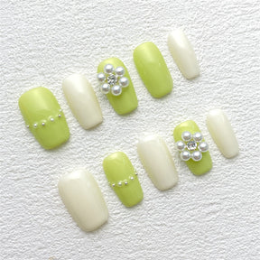 Chic Handmade Pearl Fall Nails, Trendy and Versatile Student-Friendly Nail Patches