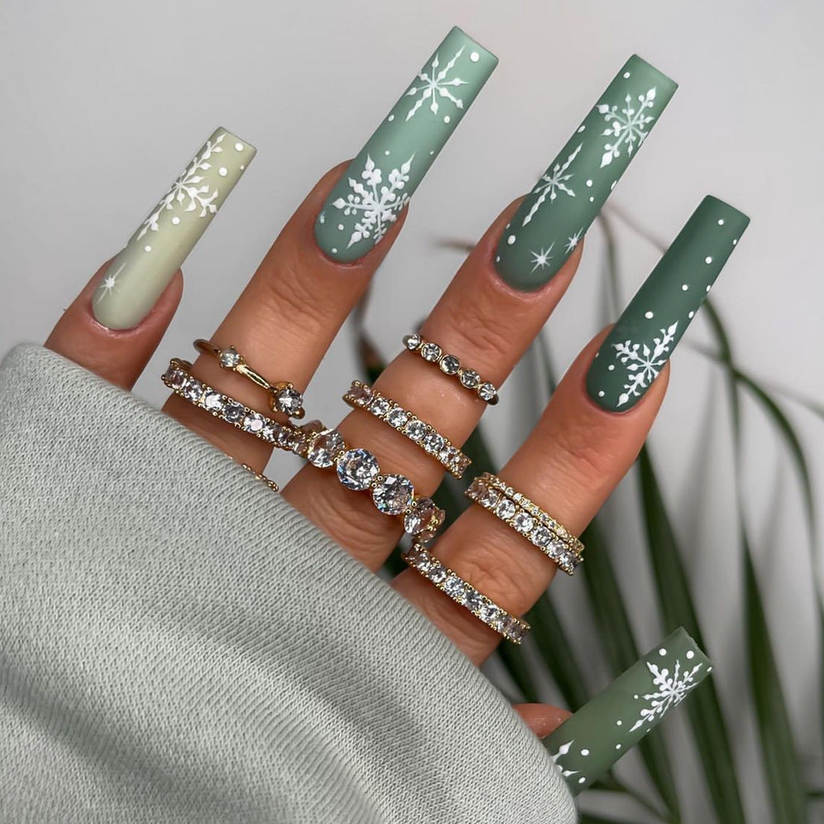 Christmas Green Ice Snowflake Extra Long Nails