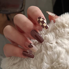 Short Detachable Brown Heart Checkered Fall Nails 24-Piece Set