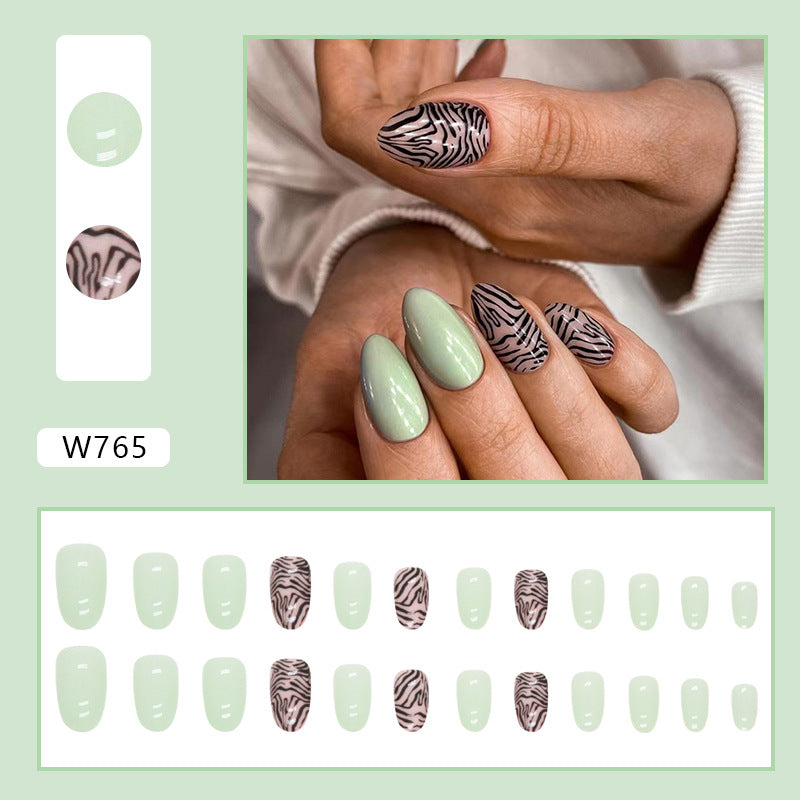 Pure Green Round Oval Fake Nails Fresh Jasmine Milk Green Black Hill Pattern Wearable Nails