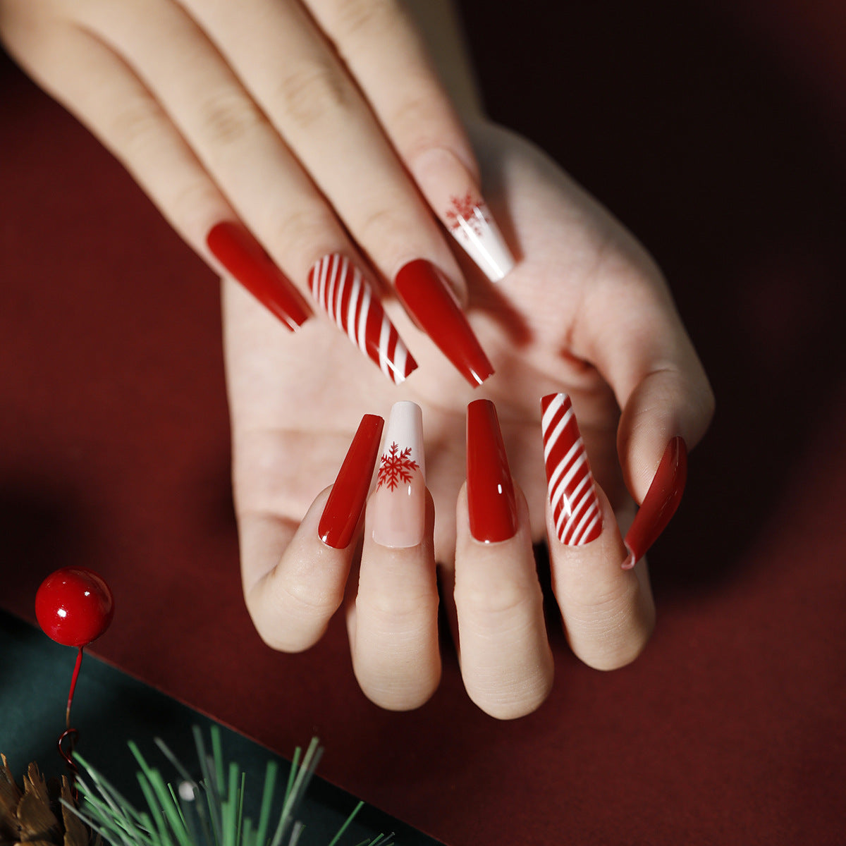 Christmas Press-On Fall Nails Set with Nail Tips