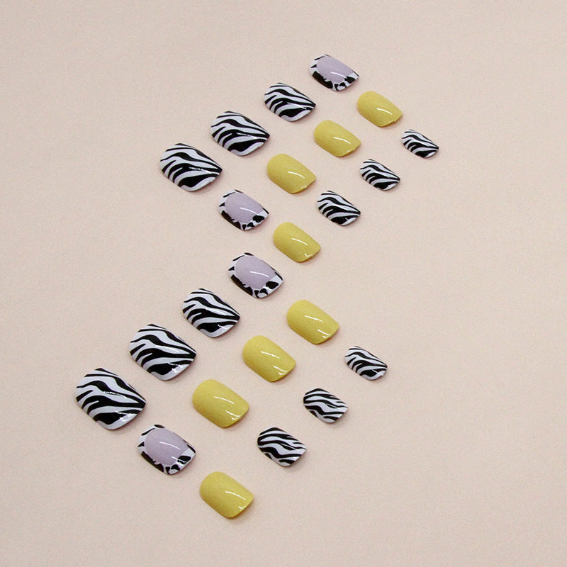 Simple Sweet-Cool Zebra Stripe Yellow Nails, Short and Stylish