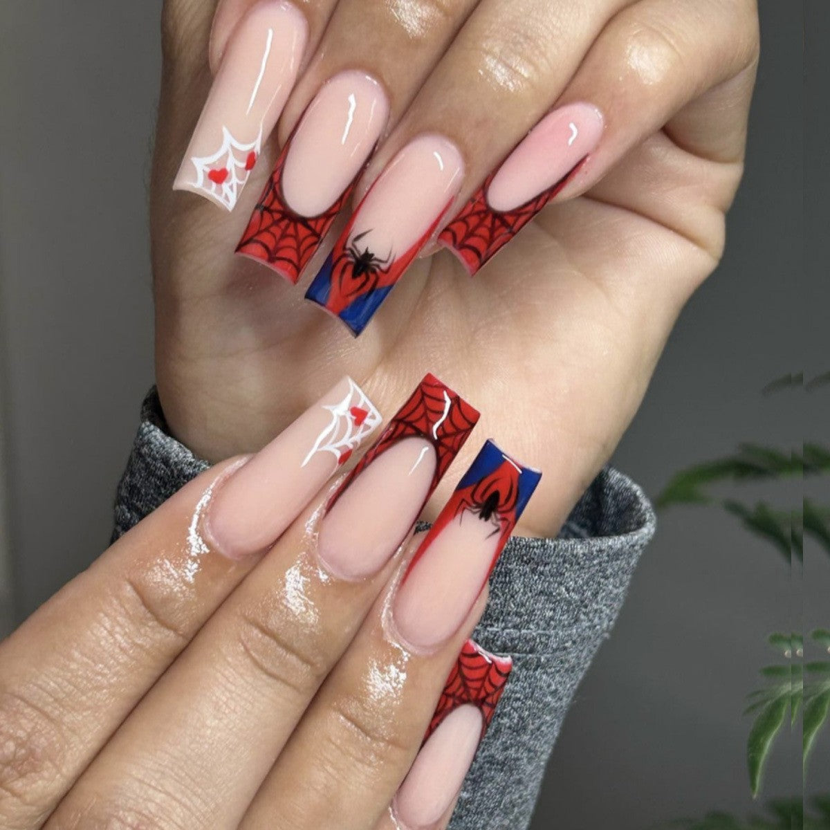 Popular Halloween and Christmas Nail Tips