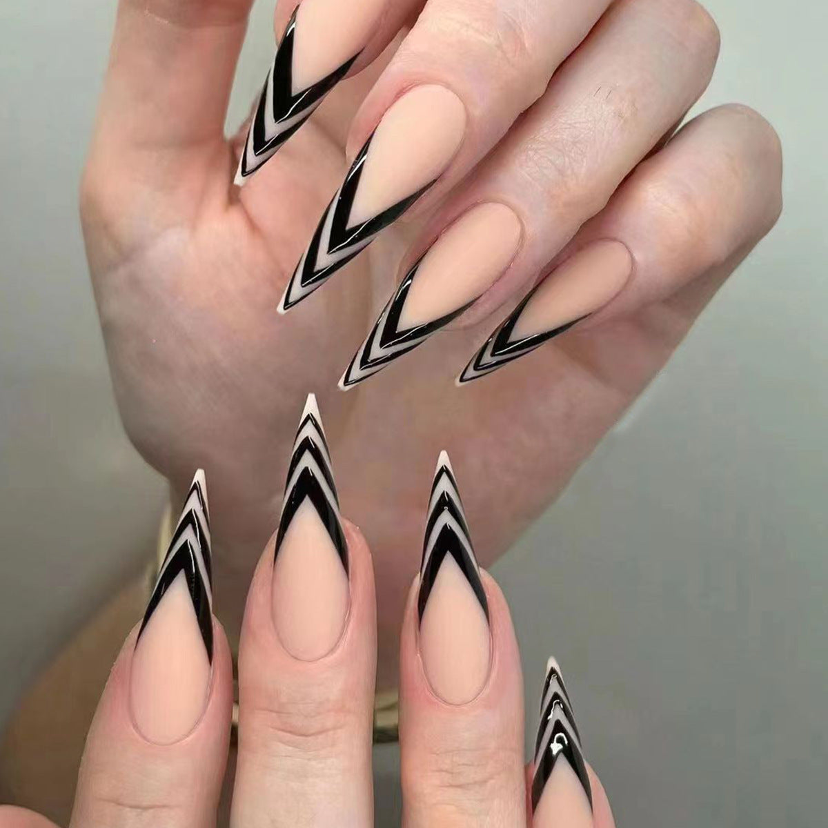 24-Piece Striped Almond Fall Nails - Detachable and Trendy