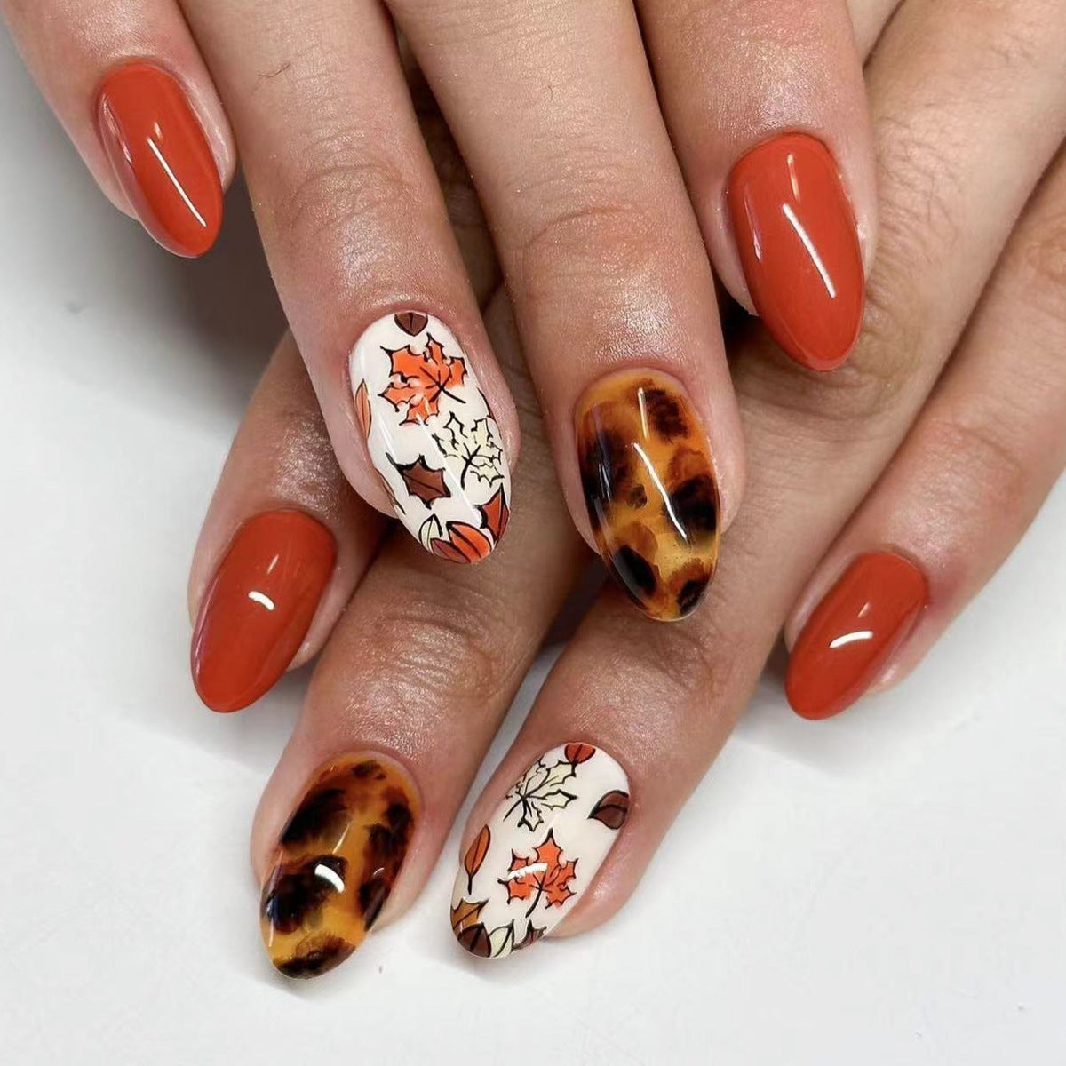 Simple Maple Leaf Amber Design Fall Winter Nail Tips