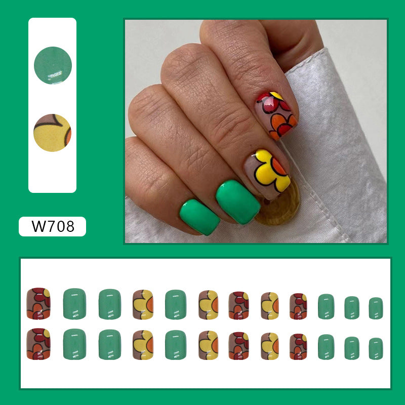 Short Adorable Flower Painted Nails, Simple and Fresh Green