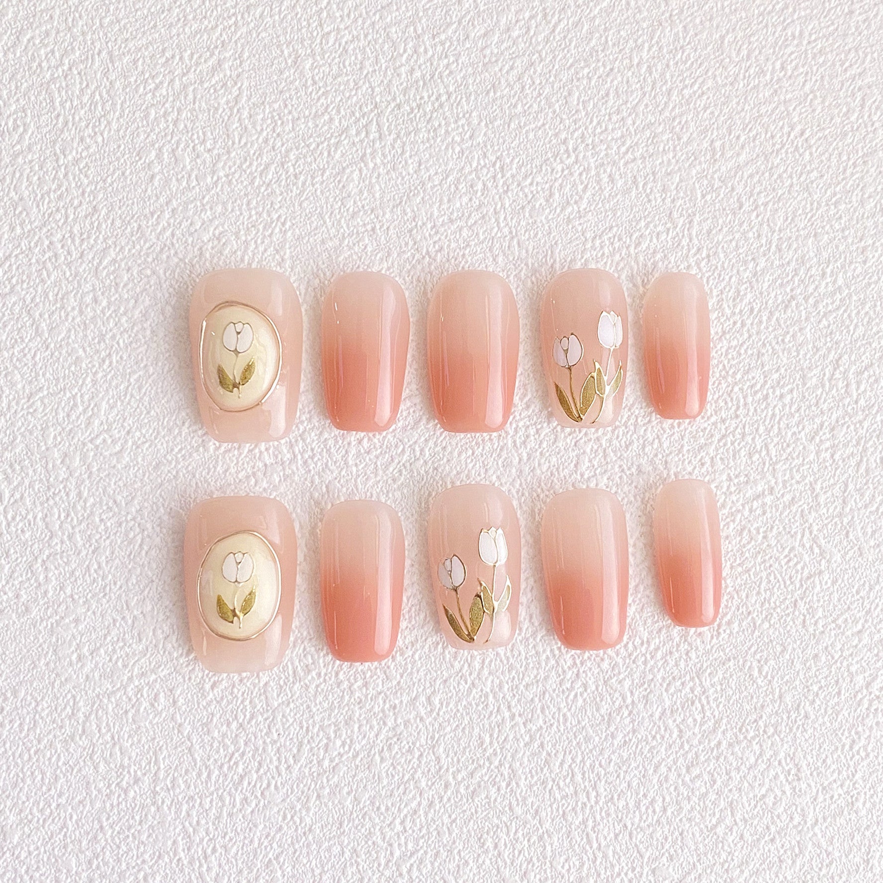 Chic Handmade Gradient Tulip Minimalist Hand-Painted Fall Nails, Original and Stylish Nail Patches