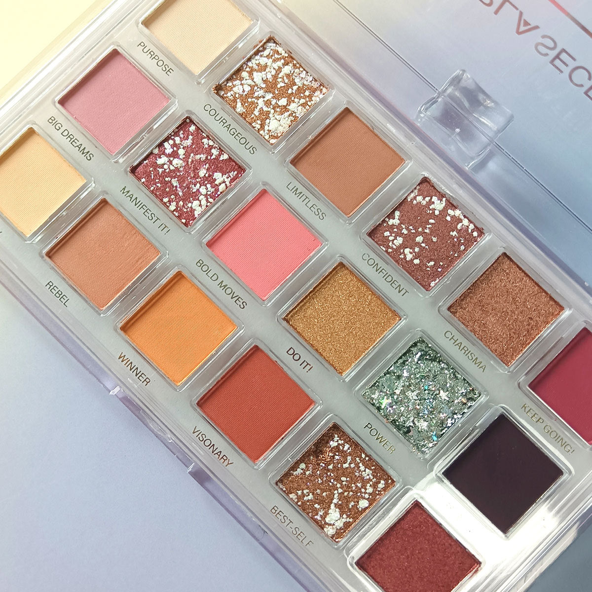 18-Color Rose-Inspired Eyeshadow Palette - Shimmer and Matte