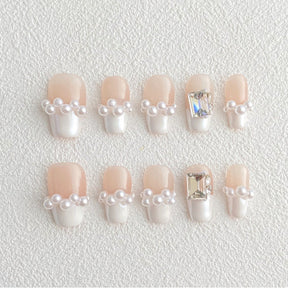 Chic Handmade Pearl Skirt Hem Fall Nails, Trendy and Versatile Nail Patches