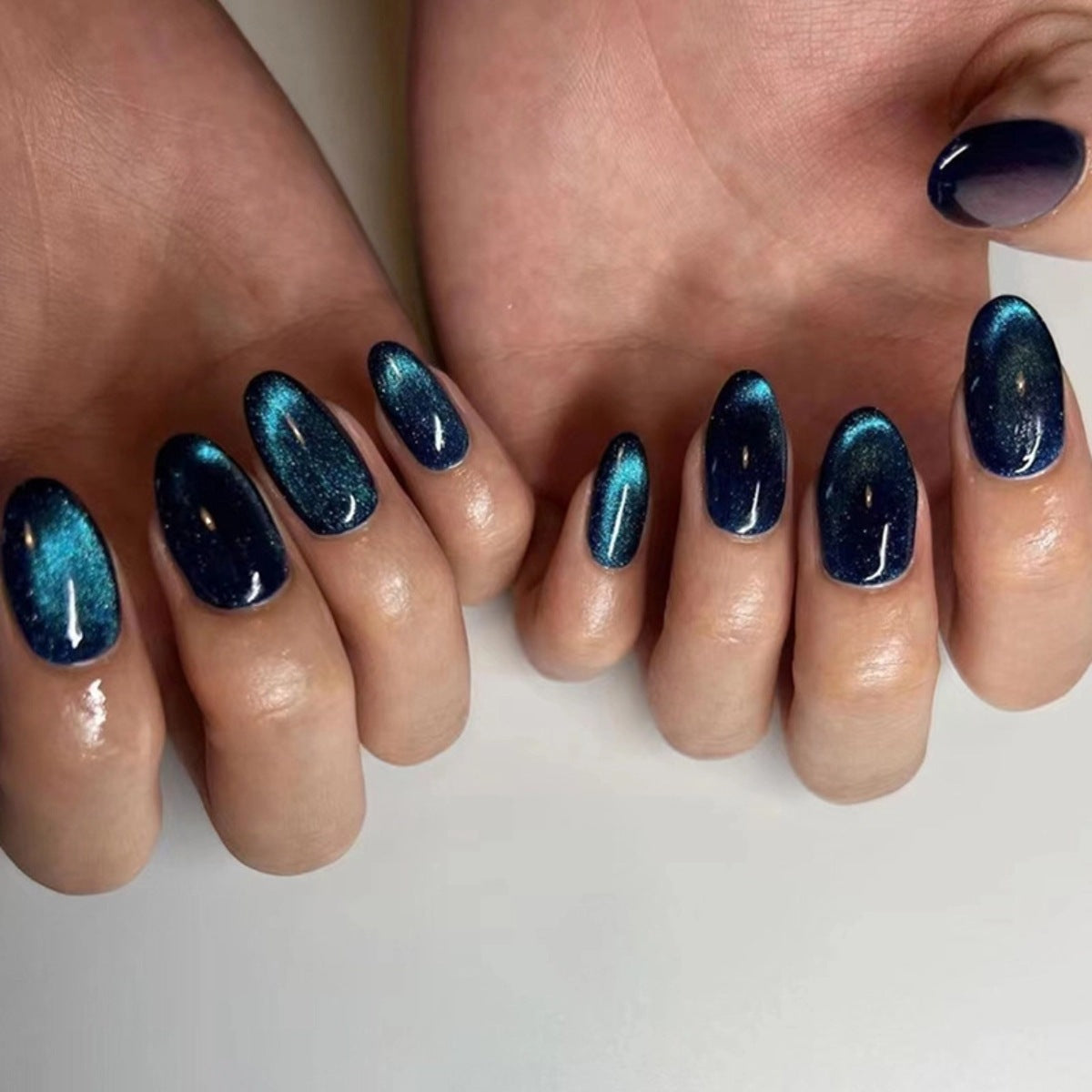 Short Oval Blue Electroplated Flashy Nail Wraps for Fall Nails