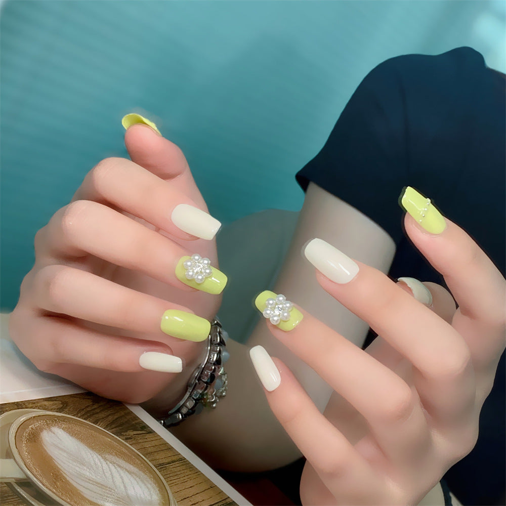 Chic Handmade Pearl Fall Nails, Trendy and Versatile Student-Friendly Nail Patches