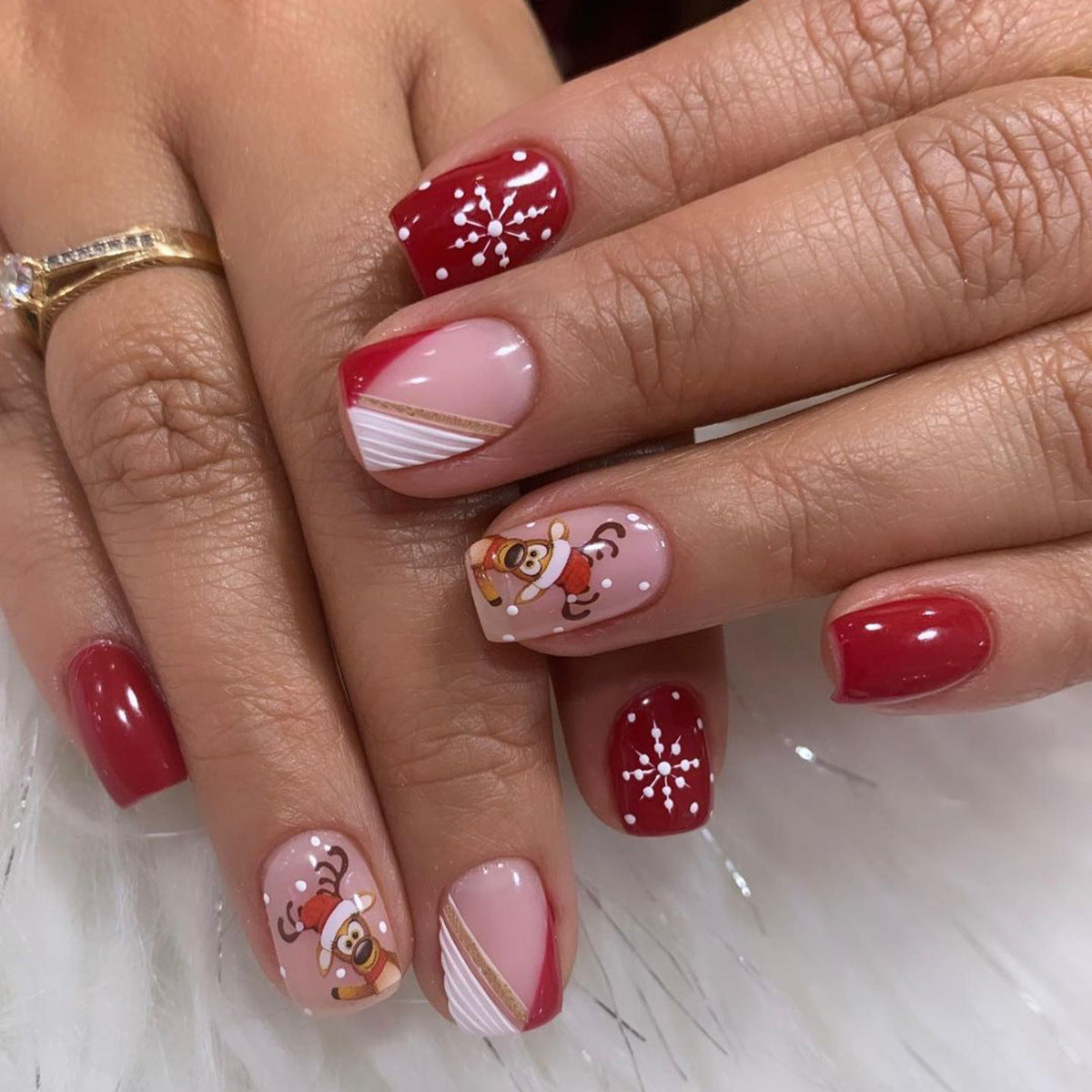 Cute Reindeer and Snowflake Christmas Nails, Set