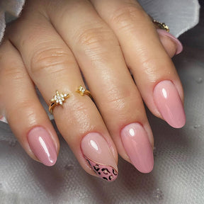 Tender Pink Gradual Change Sweet Girl Leopard Nails Round Head Fashion Fake Nails