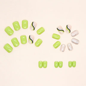 Simple Solid Light Green Wave Nails Short Square Summer New Fashion Fake Nails